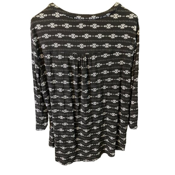 Dept 222 Black Patterned Roll Tab Sleeve Tunic Pullover Top Sz 2X - Picture 2 of 7